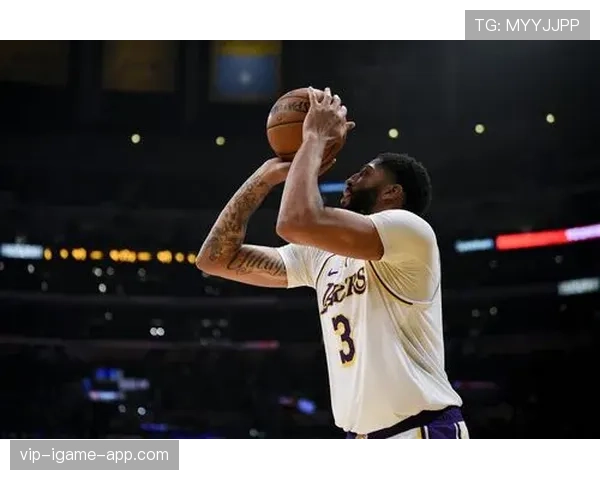 理查德森突破拉开防线显著提升单打效率表现