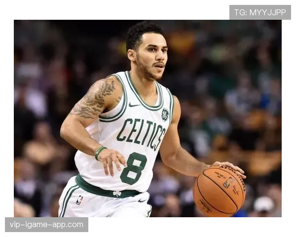 乌加特从费尼克斯起步，如何开启他的欧洲生涯？